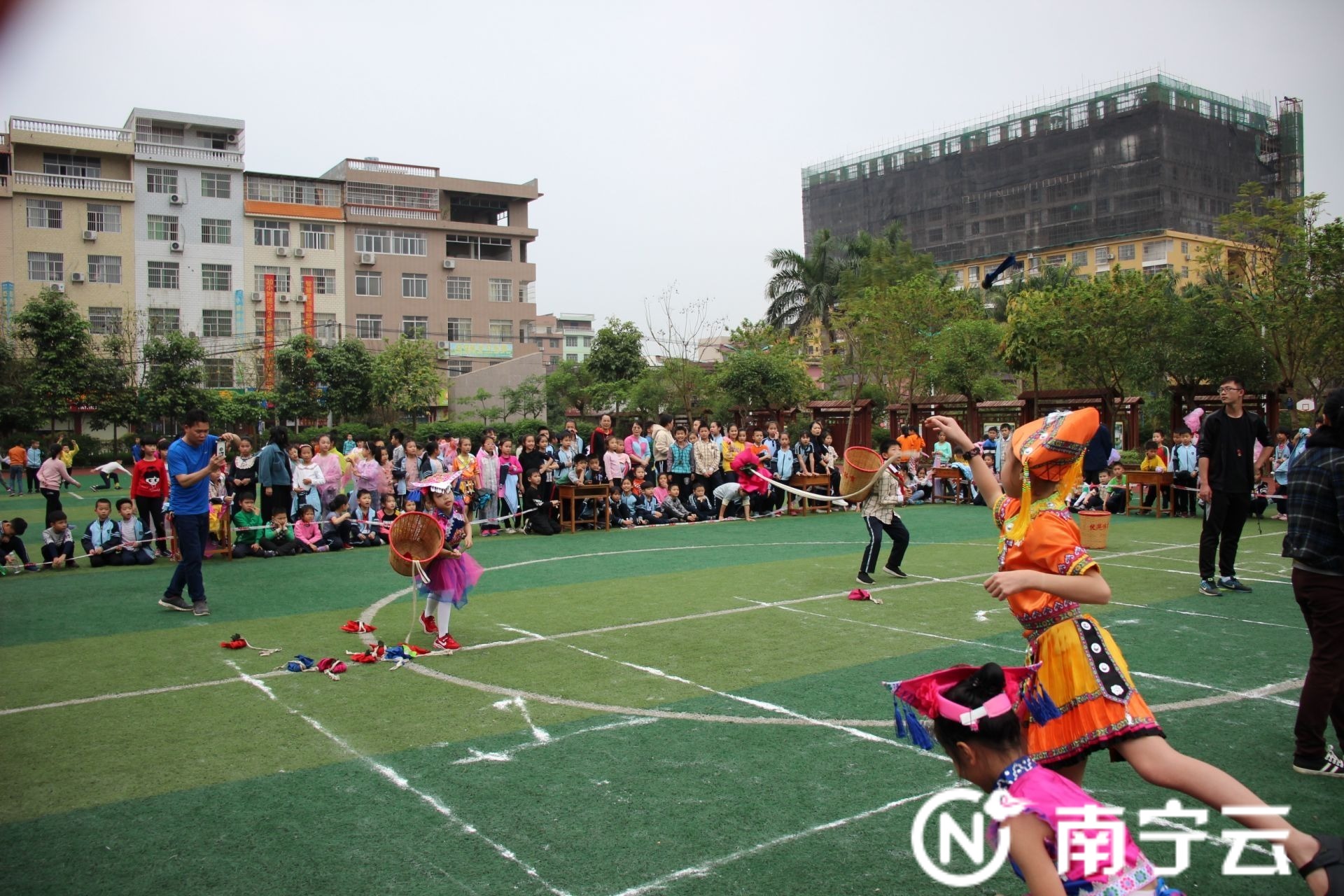 南宁市彩虹路小学开展壮乡三月歌祖国万年颂主题活动