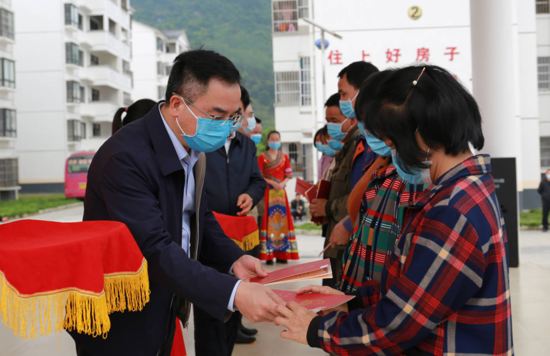 市政府副市长刘为民,市委副秘书长梁智忠,上林县委书记梁平江,县长