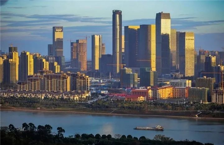 年薪45-75万元!中国(广西)自贸区南宁片区公开选聘政府特聘雇员!