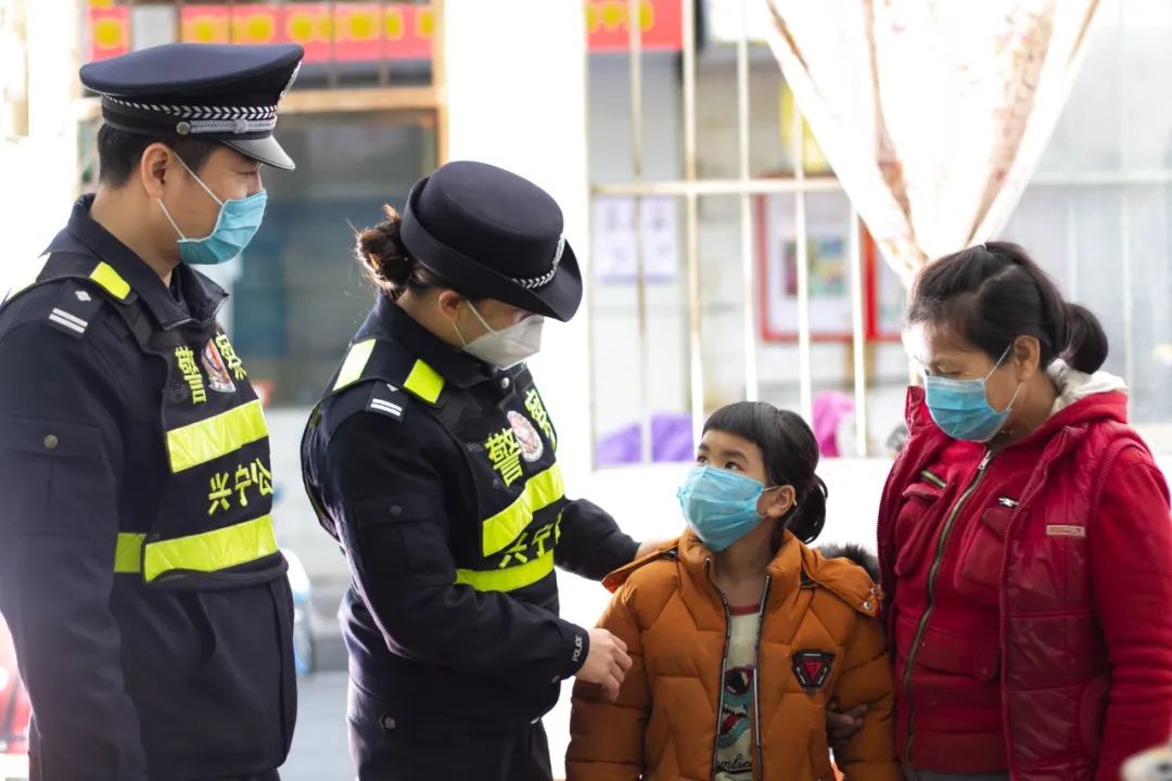 致敬向每一位在劳动节坚守岗位的人民警察