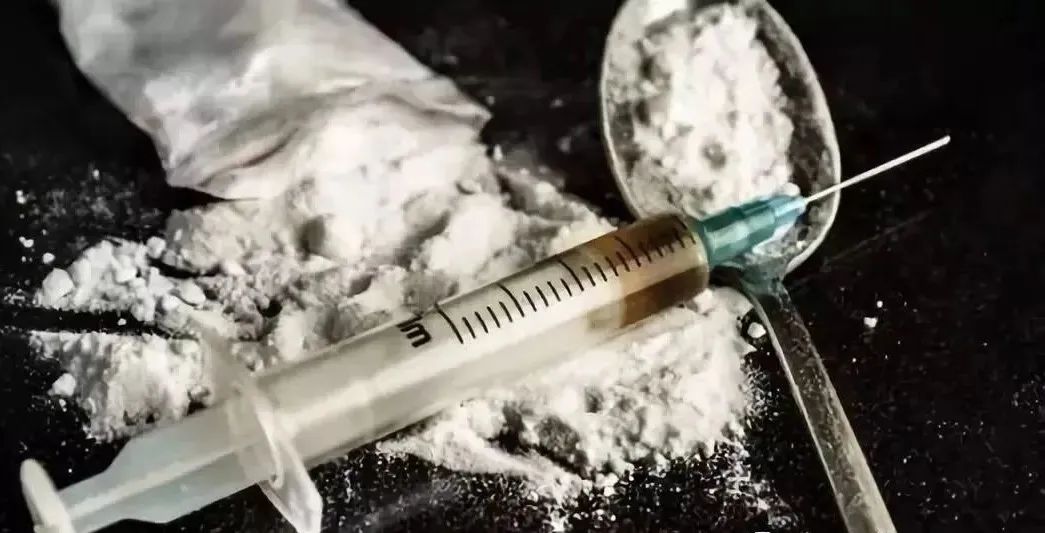 吸食传统毒品一年以上的吸毒者,往往会转为静脉注射吸毒,而在注射吸毒