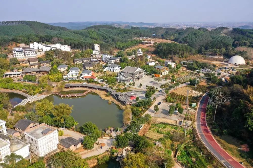 南阳镇古岳文化艺术村风貌.