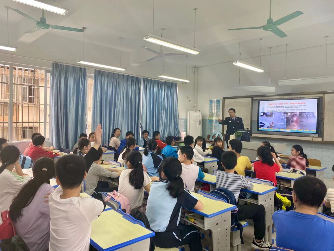 近日,南宁市公安局经侦支队受邀参加广西医科大学附属小学举办的"学