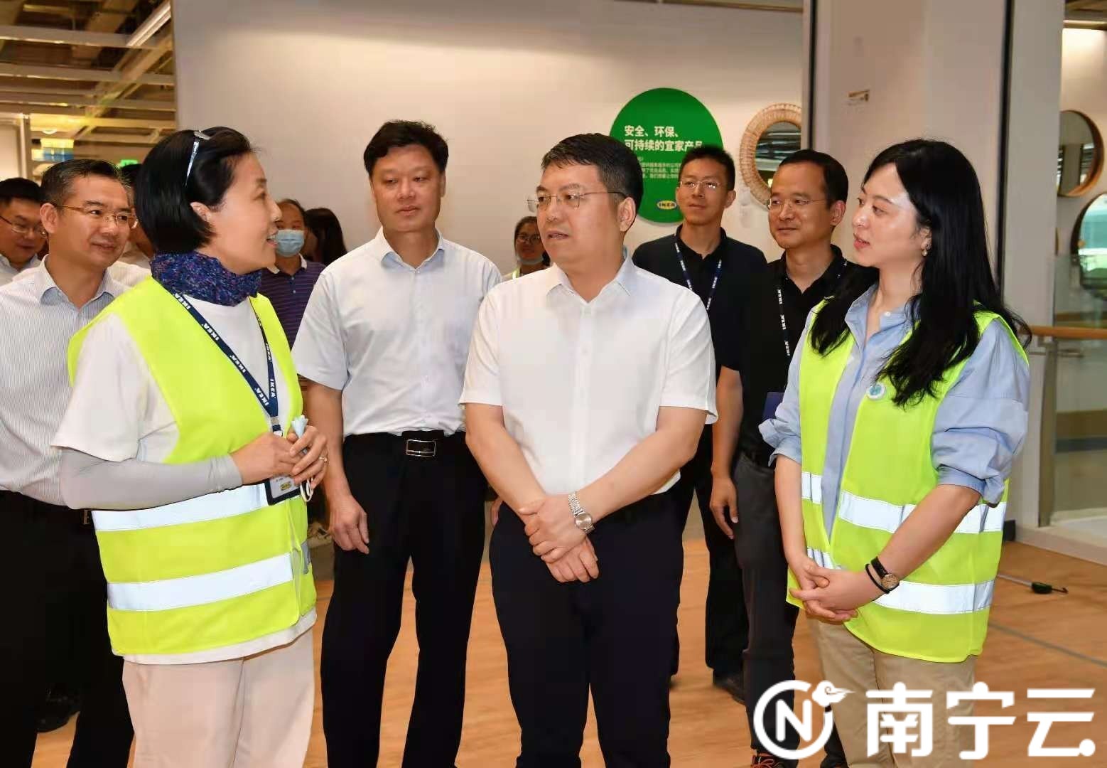 7月29日,市委副书记,市长孙大光率队调研五象新区南宁宜家家居项目,实