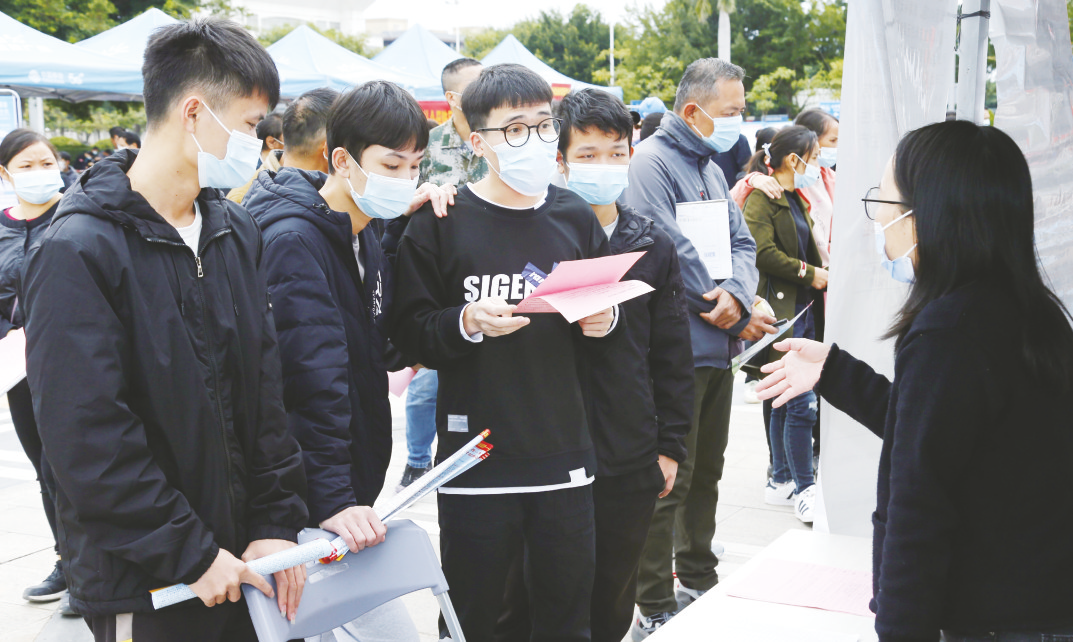 广西东盟经开区举行企业用工专场招聘会海天李宁等企