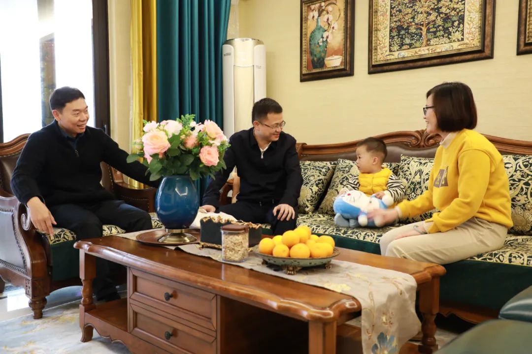 兴宁区区委书记高鑫开展领导干部廉政家访活动