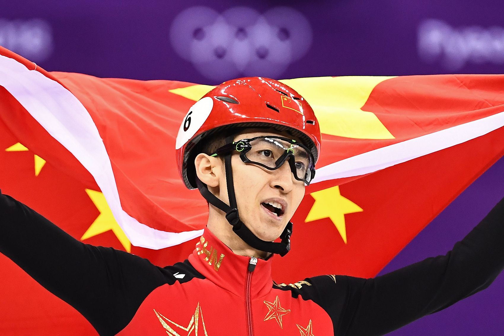 武大靖创世界纪录夺冠中国代表团平昌冬奥首金