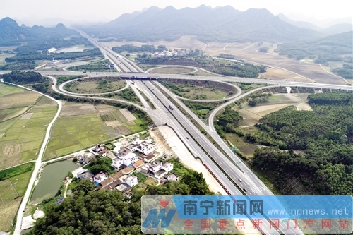 王志鹏 通讯员 黄明明 梁健健 黄彬益)今年清明假期,柳南高速公路桂柳