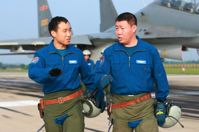 战鹰,为祖国奋飞——记空军航空兵某旅旅长,特级飞行员郝井文