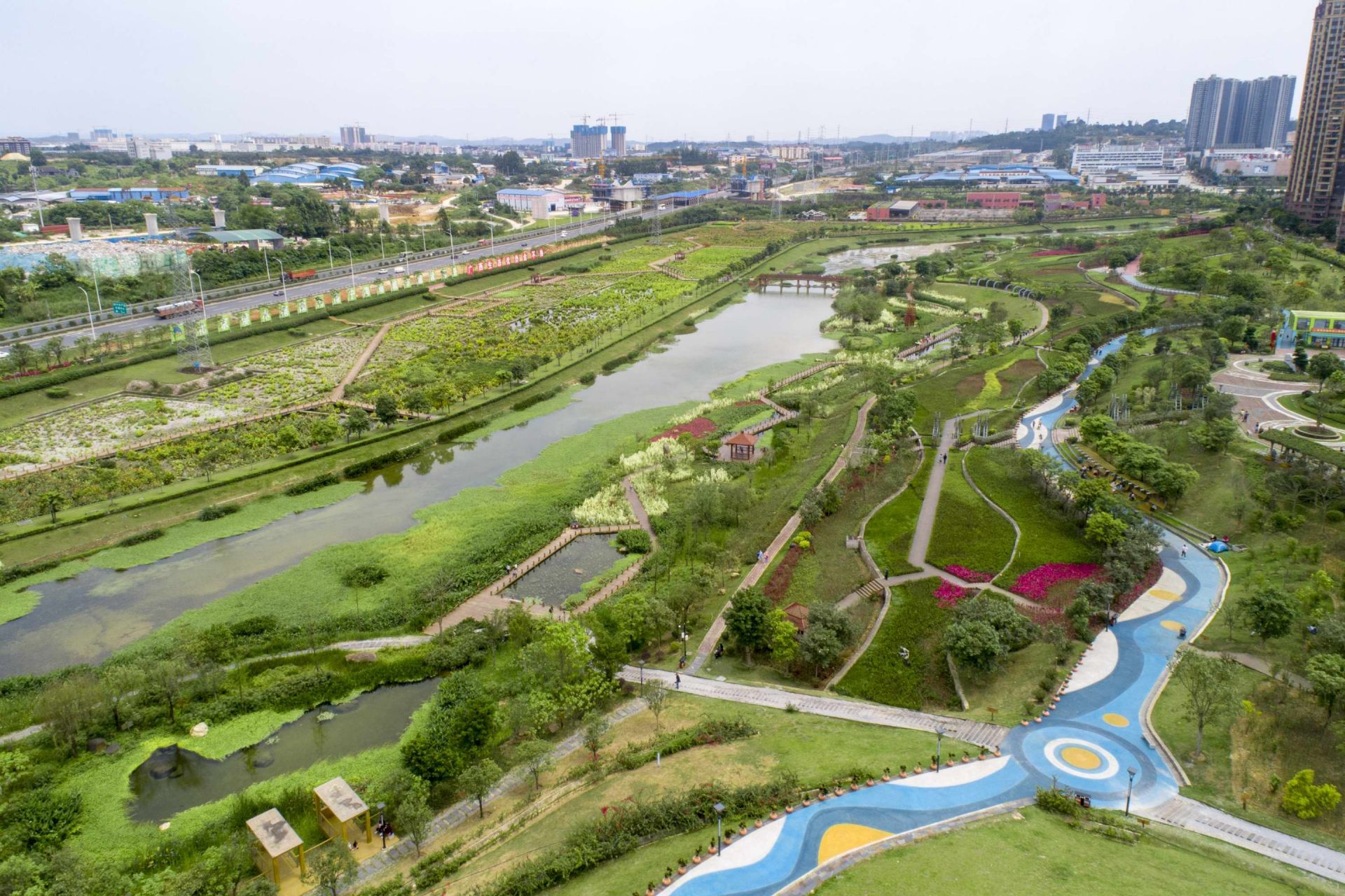 4a级景区,公园及旅游大项目:嘉和城温泉谷,九曲湾温泉景区,广西