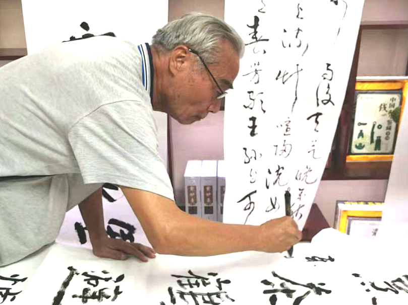 刘鹏  