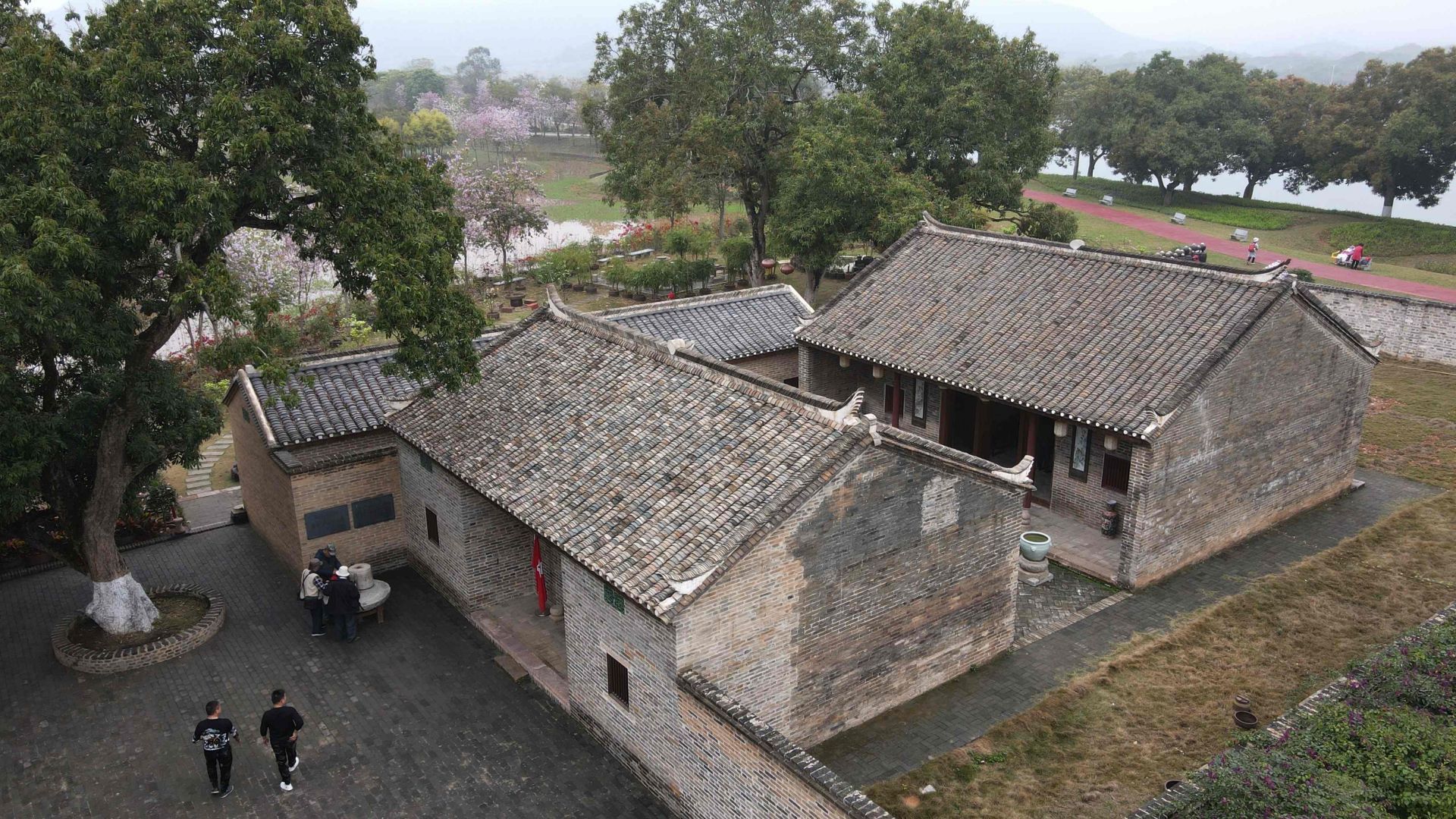 图为位于邕江南岸的林景云故居,如今成了红色文化的传承地,引来不少