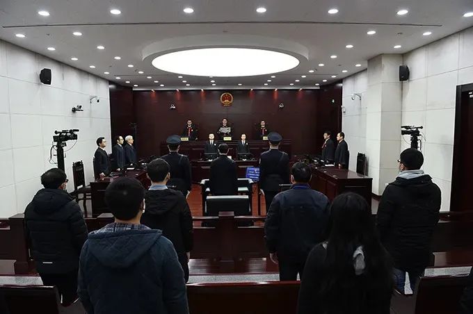 被控敛财超45亿王富玉一审被判死缓