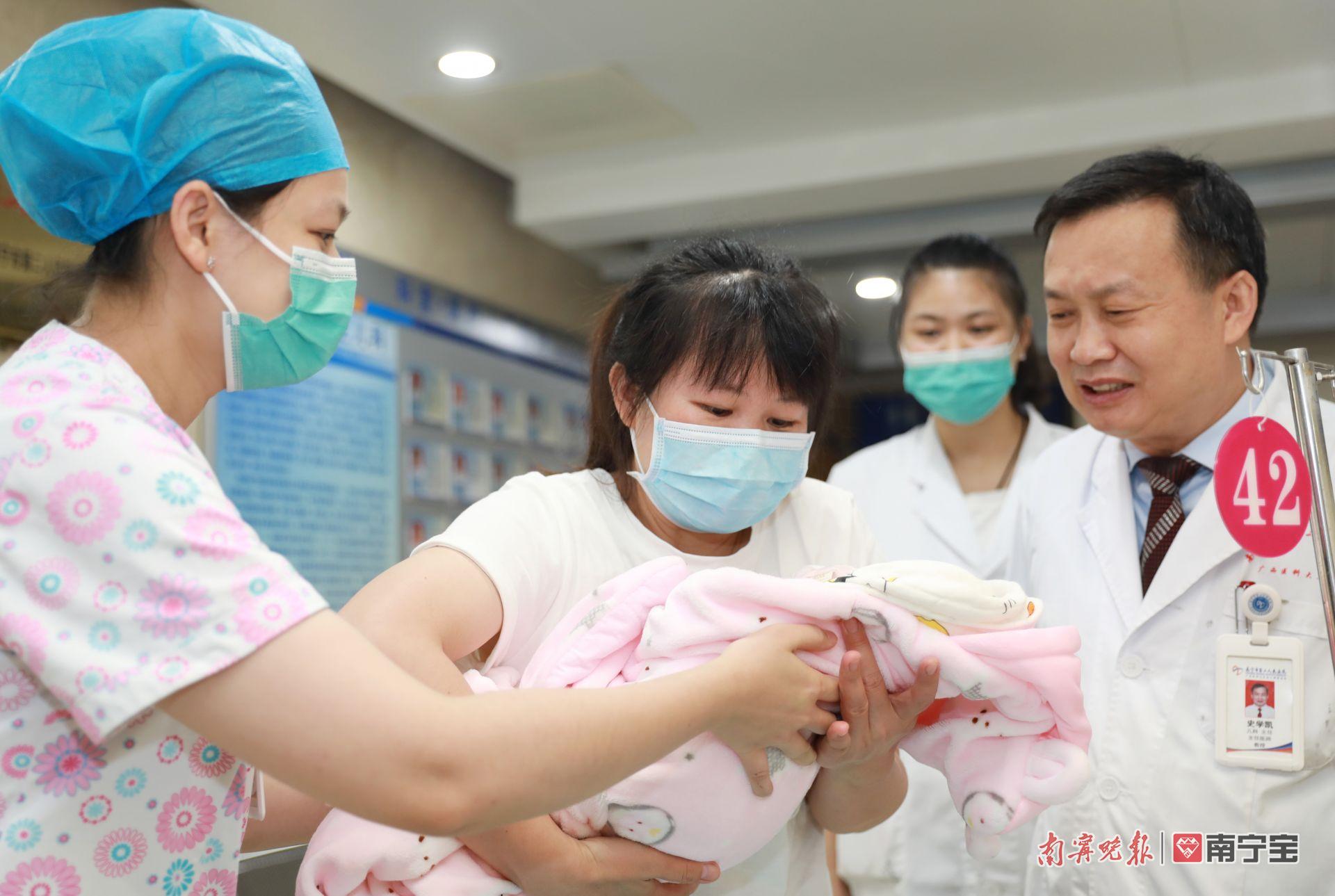 为什么新生儿抢救台出生时仅600克！市二医院新生儿科成功救治超早产“巴掌宝宝”_https://www.jmylbn.com_新闻资讯_第2张